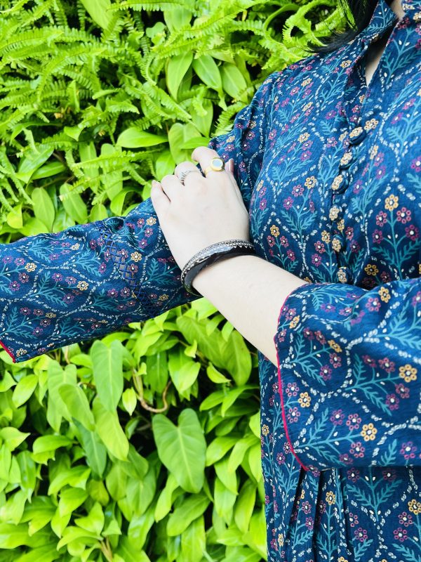 IMG_9927 Floral Navy – Linen Kurti, Navy Blue Flower Print